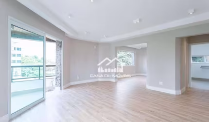 Vende apartamento reformado em Moema Índios, 155 m², 4 dormitórios, 3 vagas de garagem.