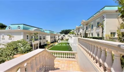 Vende casa em condomínio fechado, 774m², 5 suítes, 7 vagas, elevador, na Serra da Cantareira