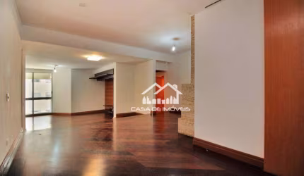 Vende apartamento em Moema Pássaros, 130 m², 3 dormitórios sendo 1 suíte, 2 vagas de garagem.