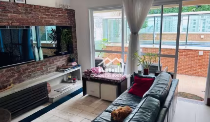 Vende cobertura com 239m², 3 suítes, piscina e espaço gourmet na Vila Andrade.
