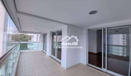 Vende apartamento com 177m², 4 dormitórios, 2 suítes, 3 vagas e lazer clube, no Panamby.