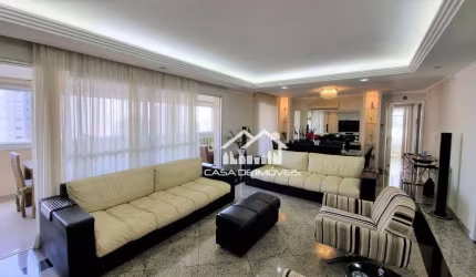 Vende apartamento mobiliado com 3 suítes no Morumbi.