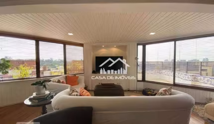 Vende apartamento de 200m² com piscina privativa e 3 suítes, no Panamby.