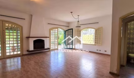 Vende casa tipo sobrado com 4 dormitórios e piscina no Jardim Leonor