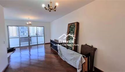 Vende ou aluga apartamento com 143m² internos com 4 suítes + varandas e 3 vagas, com lazer em Moema