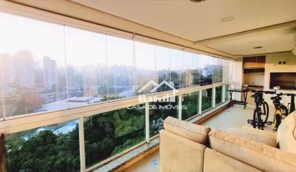 Vende apartamento de 142m², com 3 suítes e 3 vagas. Lazer clube no Panamby.