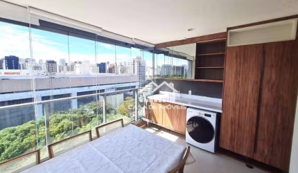 Vende apartamento de 64m², 2 dormitórios, 1 suíte, 1 vaga, varanda gourmet e lazer em Moema.