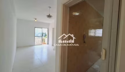 Vende apartamento com 46,35m², 1 dormitório e 1 vaga, em Moema Pássaros.