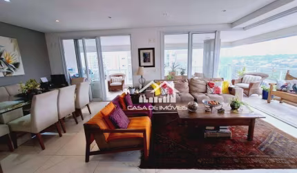 Vende apartamento com 210m², 3 suítes, 4 vagas, depósito e lazer no Campo Belo.