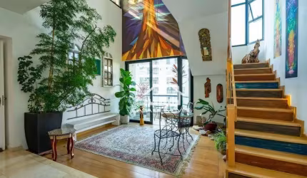 Vende cobertura duplex com piscina e espaço gourmet, no Morumbi.
