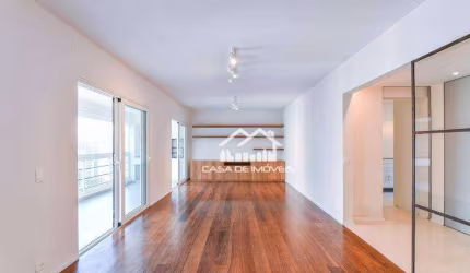 Apartamento à venda na Vila Olímpia, 138m², 3 suítes, 2 vagas