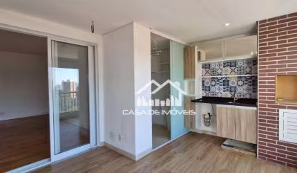 Vende apartamento com 74m², 2 quartos sendo 1 suíte, 2 vagas e 1 depósito na Vila Andrade.
