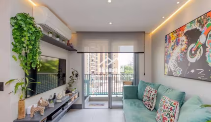 Vende apartamento com 64m², 1 suíte, 100% mobiliado com alto padrão, em Moema