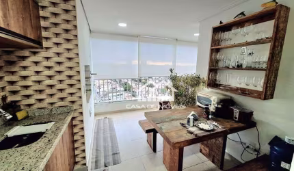 Vende apartamento com 87m², 2 suítes, varanda com churrasqueira, depósito e 2 vagas, na Vila Suzana