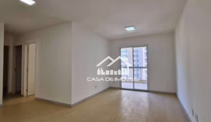 Vende apartamento de 83m², com 3 quartos sendo 1 suíte e 2 vagas, na Vila Andrade.