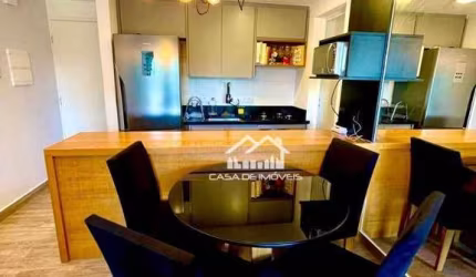 Vende cobertura de 117m², com 2 dormitórios, 1 suíte, 2 vagas e ampla área externa
