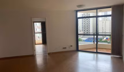 Vende ou aluga apartamento com 98m², 3 dormitórios, 1 suíte, muito bem localizado na Vila Olímpia.