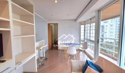 Vende ou aluga apartamento com 44m², mobiliado, 2 vagas, próximo ao portal do Morumbi.