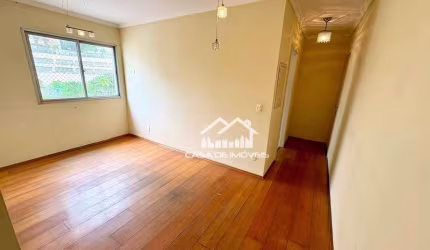 Vende apartamento de 52m² com 2 dormitórios, 2 banheiros, 1 vaga de garagem, ótima localização