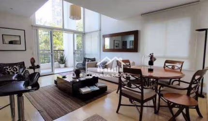 Vende apartamento duplex com 104m², 2 suítes, 2 vagas e depósito, no Panamby.