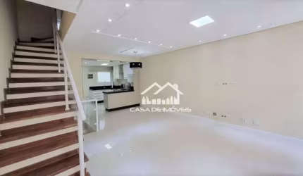 Vende ou aluga casa em condomínio com 220m², 4 dormitórios e 2 vagas, na Vila Andrade.
