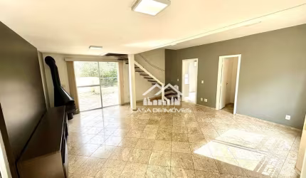 Vende casa em condomínio fechado com 157m², 3 dormitórios, 1 suíte, 2 vagas, depósito e lazer