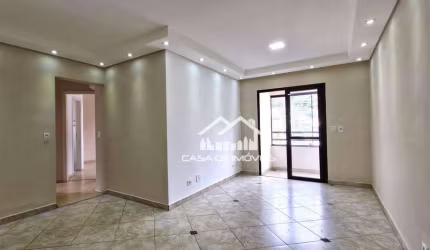 Vende ou aluga apartamento de 74m², com 3 dormitórios, sendo 1 suíte e 1 vaga, no Morumbi.