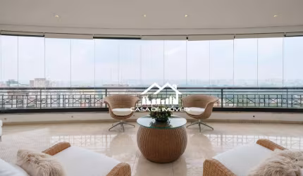 Vende cobertura duplex na Vila Nova Conceição, com 649m², 4 suítes, 8 vagas e lazer. Alto padrão.