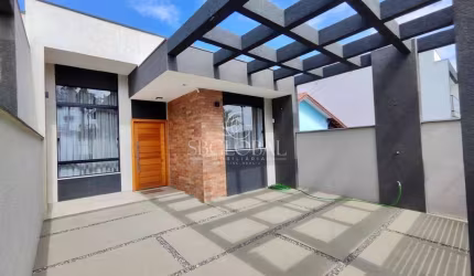 Casa de alto padrão mobiliada no Balneário Rainha do Mar, aceita parcelamento próprio em até 72x