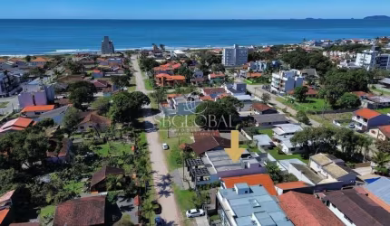 Casa de Alto Padrão no Balneário Rainha do Mar com 3 Dormitórios