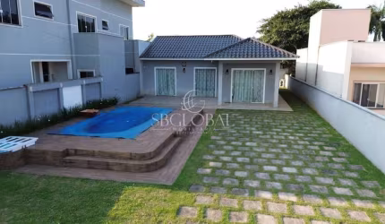 Casa com piscina e 3 quartos na Barra do Saí em Itapoá SC