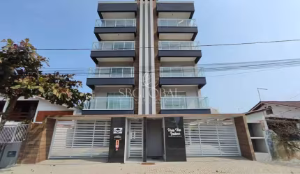 Apartamento com 03 dormitórios (01 suíte) no centro comercial a 200 metros da praia