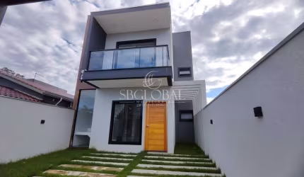 Luxuoso Sobrado com Piscina, a 300m da Praia, no Balneário Volta ao mundo I