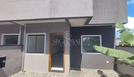 Ótima casa na região central por R$250.000,00, em Itapoá/SC