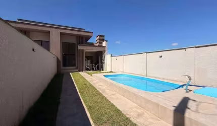 Casa com Piscina e Móveis Planejados a  600m da Praia na Barra do Saí em Itapoá-SC