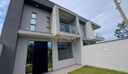 Sobrado com 03 quartos (sendo 01 suíte) no Balneário Volta ao Mundo em Itapoá/SC