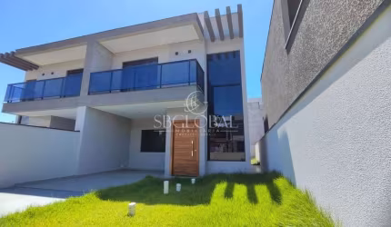 Sobrado Novo com Suíte e Excelente Acabamento a 600m da Praia em Itapoá/SC!