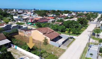 Terreno á 500 metros da praia na Barra do Sai em Itapoá-SC