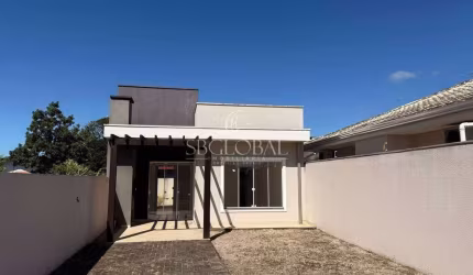 Casa nova localizada no Balneário Rainha do Mar, apenas 480 metros da praia em Itapoá-SC