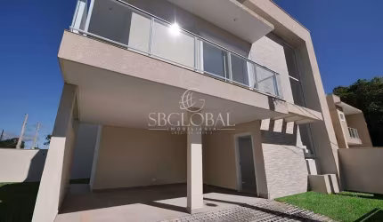 Sobrado de esquina com alto padrão de acabamentos em Itapoá/SC