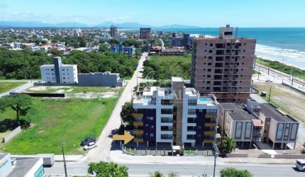 Apartamento mobiliado á 100 metros da praia no Residencial Porto Calle em Itapoá-SC