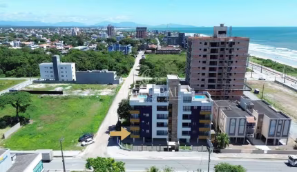 Apartamento mobiliado á 100 metros da praia no Residencial Porto Calle em Itapoá-SC