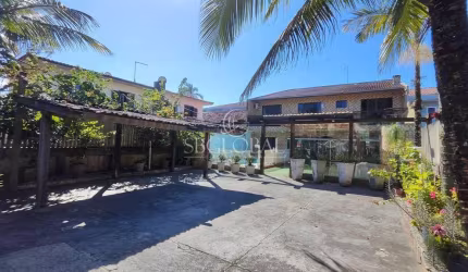 Sobrado perto do mar com 04 suítes no Balneário Cambiju em Itapoá/SC!