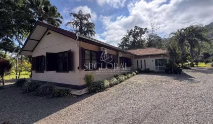 Chácara Completa na Estrada Bonita em Joinville SC – Casa, Riacho e Muito Verde!