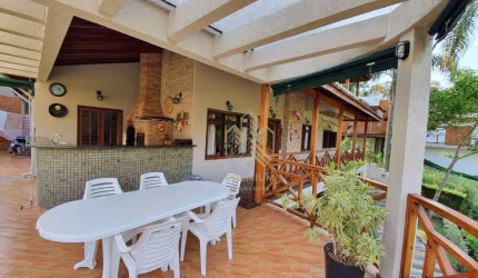 Casa com 3 dormitórios à venda, 270 m² por R$ 1.280.000,00 - Estância Santa Maria do Portão - Atibaia/SP