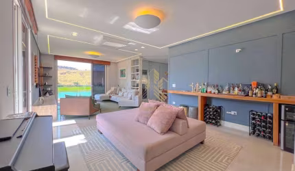 Excleente casa com vista para o lago do condomínio