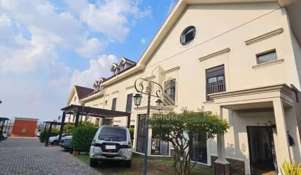 Linda casa condomínio Vila Inglesa ao lado da Lucas