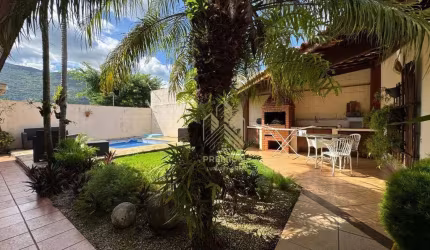 Casa com 3 dormitórios à venda, 207 m² por R$ 1.080.000,00 - Vila Petrópolis - Atibaia/SP
