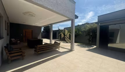 Casa com 3 dormitórios à venda, 350 m² por R$ 1.700.000,00 - Vila Loanda - Atibaia/SP