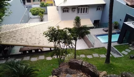 Luxuosa e Imponente casa em Bangu – Rua Tangará da Serra